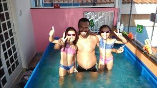 Até o papai  entrou  na piscina   pelo Brasil , Seja Forte e Corajoso