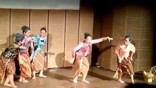 Tari nenek genit | old ladies dance