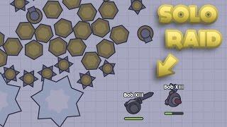 SOLO RAIDING BASES! USING EMP AND PLAGUE HATS TO RAID! (Moomoo.io Gameplay)