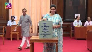 LS MP Navneet Ravi Rana casts vote for the Vice Presidential Election 2022