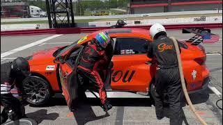 Parada de pits cambio piloto Gou Racing - IMSA Michelin Challenge - Mid-Ohio - 2024