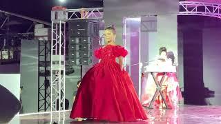 Desfile en traje de gala Mini Reina De Ferias Magdaleno 2023