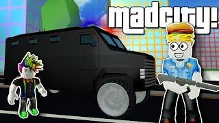 STOPPING A BANK HEIST IN MAD CITY! - Roblox Multiplayer Roleplay Gameplay