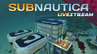 Subnautica: Rummaging and Planning A Gigantic Cage