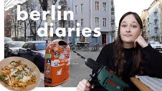 Home Office Lifestyle - Wandregal aufhängen, Workouts und mehr | Berlin Vlog