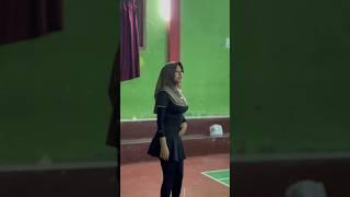 Pesona Leona Kanza saat badminton