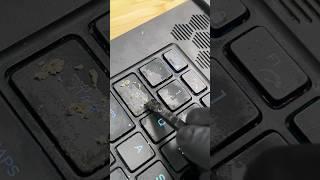 Cleaning a Laptop that's GROSS and overheating (HUGE Alienware FAIL) #pc #tech #technology #shorts