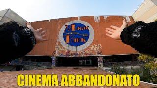 ESPLORAZIONE DI UN IMMENSO CINEMA ABBANDONATO! - LA STORIA DI QUESTO POSTO FA DAVVERO PAURA!