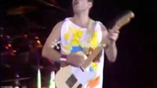 Queen - Crazy Little Thing Called Love - Live at Wembley 1986