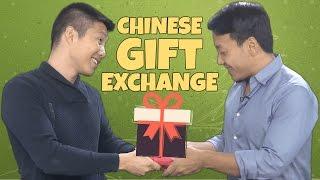 How to Properly Exchange Gifts With a Chinese Person