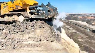 LIEBHERR 756 DOZER in Road Construction PART 1 #liebherr #dozer #bulldozer #komatsu #howtomake