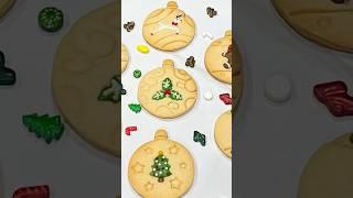 Easy Decorated Sugar Cookies for Beginners with Minimal Icing #christmas #royalicing #cookies #