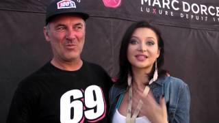 Dakar 2014 : Anna Polina rend visite au motard 69