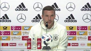 Der verbale Bodyguard: Podolski verteidigt Löw | DER SPIEGEL