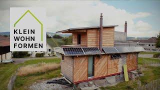 Bea lebt im energieautarken Tiny House auf einer zwischengenutzten Baufläche