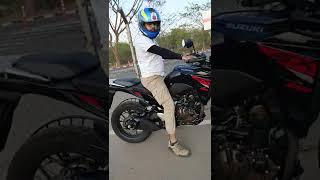 Suzuki V Strom 250 seat height test. I'm 5 feet 9 inches tall and seat height is 835mm.
