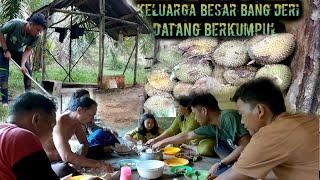 makin ramai makin seru !!  keluarga besar bang deri datang ke kebun warta petani muda hidup di hutan