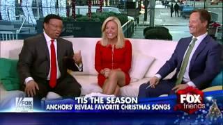 Anna Kooiman hot legs cross - Fox & Friends - 12/25/13