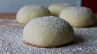 Italienischer Pizzateig Selber Machen (Rezept) || Italian Pizza Dough (Recipe) || [ENG SUBS]