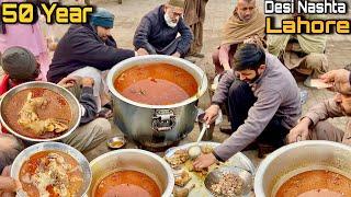 ROADSIDE 50 YEAR OLD DESI BREAKFAST | CHEAPEST SIRI PAYE NASHTA IN LAHORE | BEST STREET FOOD PK