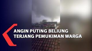 Angin Puting Beliung di Temanggung Terjang Permukiman Warga