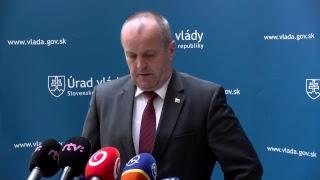 Naživo: Minister obrany Gajdoš reaguje na aktuálnu situáciu