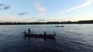 Fly fishing from river boat in Tornio Torne river in Lapland - Mosku BroTeam salmon fishing