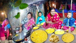 A Winter Rainy Night Routine। Heavy Rain And Thunderstorm। Cooking Village Food Egg Khichuri & Papad