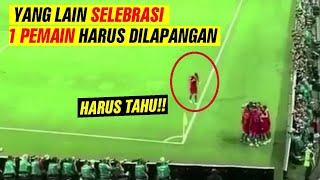 ALASAN SATU PEMAIN HARUS TETAP DI LAPANGAN SAAT PEMAIN LAIN MELAUKAN SELEBRASI GOL