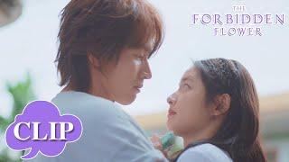 So sweet ! They hugged sweetly in the street | The Forbidden Flower | EP08 Clip