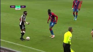 Allan Saint-Maximin SHOWBOATING Vs Crystal Palace