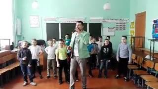 Выступают мальчики 2д класса и их шоу балет "мани мани"