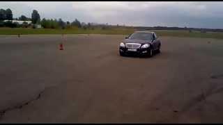 Mercedes-Benz S 500 полицейский разворот. Вес машины 5 тонн!!! драйв клуб Карбон - www.carbon.co.ua