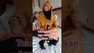 viral Aksi wanita berhijab dan bercadar tak senonoh bukak daleman