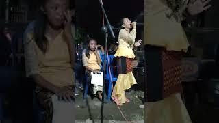 Viral... merinding...lagu Mira, Wisudawati ini utk orang tuanya dan kampus alma mater