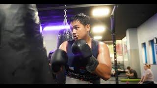 SALT PAPI SHOWS OFF SPEED AND POWER ON THE HEAVY BAG DURING TRAINING FOR KSI VS SWARMZ UNDERCARD!