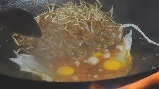  Wok Fried Spicy Dark Noodles • Char Kway Teow【炒粿条】| Malaysia Street Food Meldrum Walk