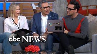 Sara and Michael get the key to Schitt's Creek