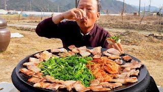 삼겹살 데이 혼술 먹방! 솥뚜껑 삼겹살과 향긋한 제철 미나리로 혼술 한 잔! (Samgyeopsal & Minari) 요리&먹방!! - Mukbang eating show