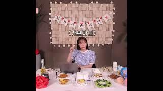 Chuu freaks out upon hearing her own voice on video. (2021)