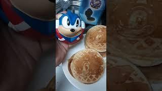 American Ball Sonic with Sonic Waffles #sonicthehedgehog #sonic #sonicfandom #cooking #teentitans