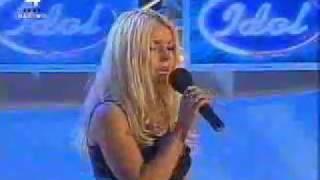 Britney Spears - Oops I Did It Again @ Idol Polska (funny)