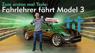 Fahrlehrer zum ersten mal im Tesla Model 3