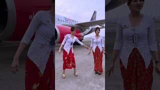 Pramugari2 Cantik Batik Air Indonesia Berpose Bersama di Samping Pesawat