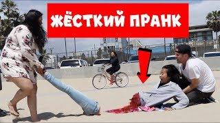 ДЕВУШКУ РАЗОРВАЛИ ПОПОЛАМ/ЛЮТЫЙ ПРАНК (РЕАКЦИЯ ЛЮДЕЙ)