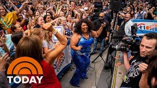 Lizzo Personally Thanks Fans One By One On Packed TODAY Plaza