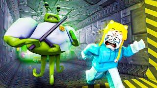 Escaping BARRY'S ALIEN PRISON RUN in ROBLOX