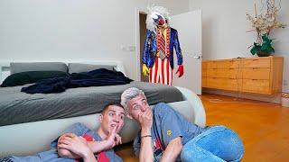 Hide and Seek Against SCARY CLOWN in a House at 3 AM !