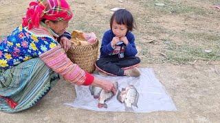 Hard Life Without Mom an old grandma helping to buy fish from poor orphan girl #orphangirl #orphan