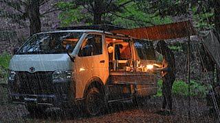 【雨の車中泊】しとしと降る雨の中で1人孤独に車中泊。ハイエースソロ車中泊仕様。